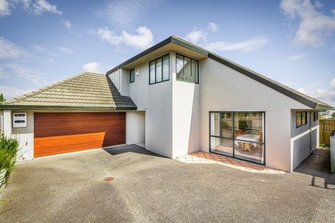 Photo of property in 2/12 Richards Avenue, Forrest Hill, Auckland, 0620