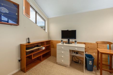 Photo of property in 14 Sailmaker Close, Whitby, Porirua, 5024