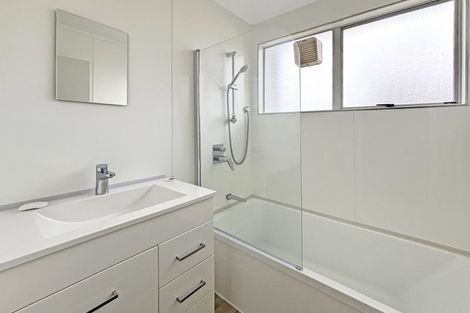 Photo of property in 6/77 West Coast Road, Glen Eden, Auckland, 0602