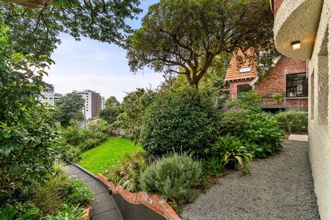 Photo of property in 5 Easdale Street, Kelburn, Wellington, 6012
