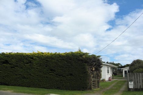 Photo of property in 177 Kahukura Avenue, Waitarere Beach, Levin, 5510