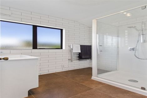 Photo of property in 2/121 Forrest Hill Road, Forrest Hill, Auckland, 0620