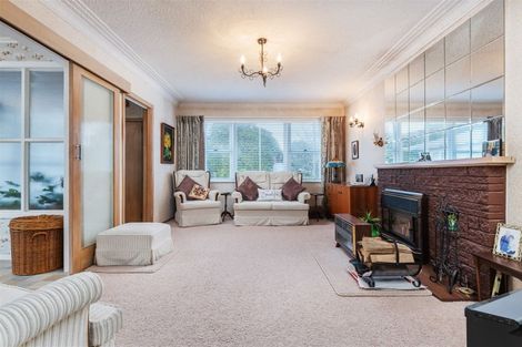 Photo of property in 70 Sylvan Crescent, Te Atatu South, Auckland, 0610