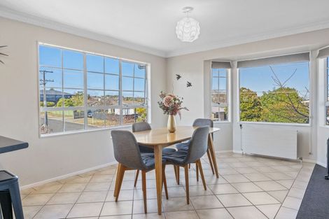 Photo of property in 4 Ingle Avenue, Waipahihi, Taupo, 3330