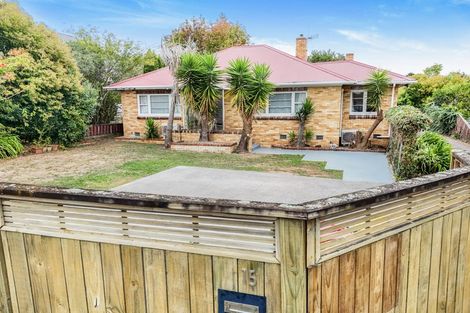 Photo of property in 15 Knighton Road, Hillcrest, Hamilton, 3216