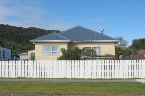 Photo of property in 62 Hall Street, Cobden, Greymouth, 7802