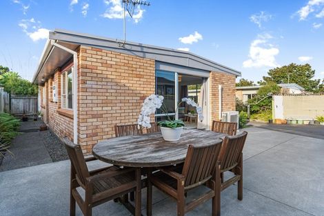 Photo of property in 30c Paynters Avenue, Strandon, New Plymouth, 4312