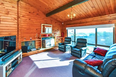 Photo of property in 137 Everglade Drive, Totara Heights, Auckland, 2105