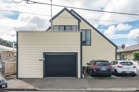 Photo of property in 6 Rua Street, Lyall Bay, Wellington, 6022