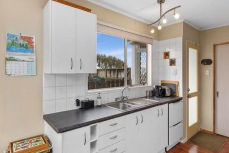 Photo of property in 6 Owaka Close, Kelson, Lower Hutt, 5010