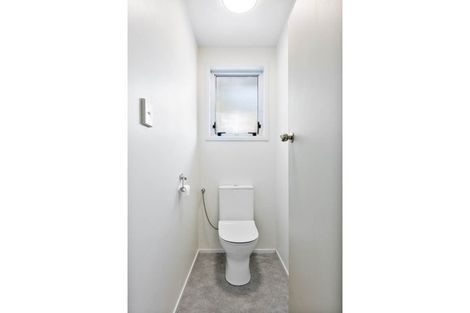 Photo of property in 28 Nor'east Drive, Northcross, Auckland, 0632