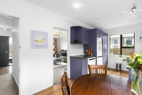Photo of property in 15 Waldron Crescent, Green Island, Dunedin, 9018