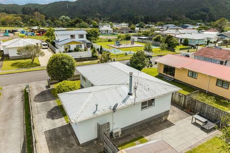 Photo of property in 15 Stockdale Street, Wainuiomata, Lower Hutt, 5014