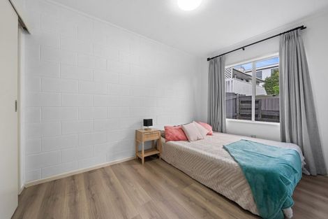 Photo of property in 68b Colwill Road, Massey, Auckland, 0614