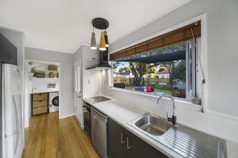 Photo of property in 19 Robert Allan Way, Pakuranga Heights, Auckland, 2010