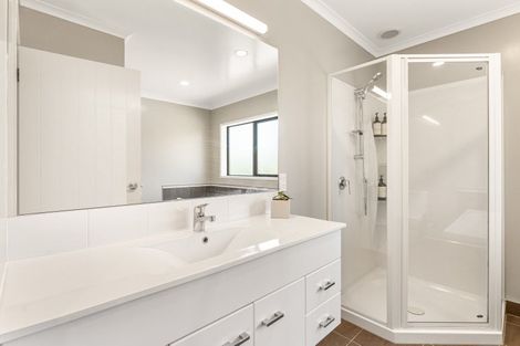 Photo of property in 59 Dalmore Way, Acacia Bay, Taupo, 3385