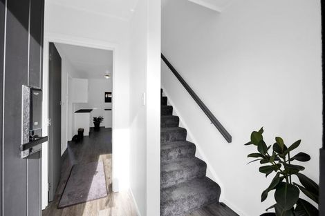 Photo of property in 35 Collins Street, Hawera, 4610