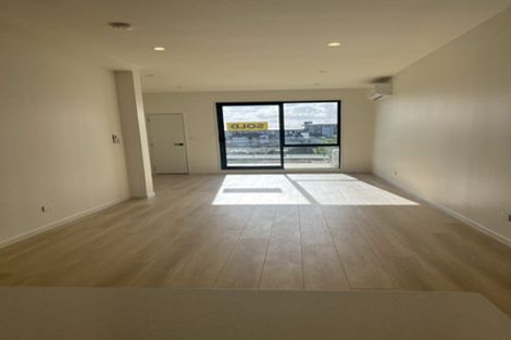 Photo of property in 14 Papa Takaro Lane, Flat Bush, Auckland, 2019