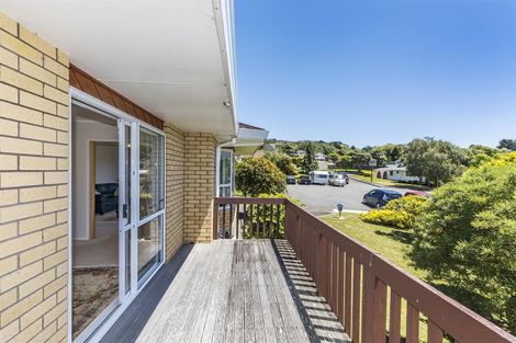 Photo of property in 17 Latitude Close, Whitby, Porirua, 5024