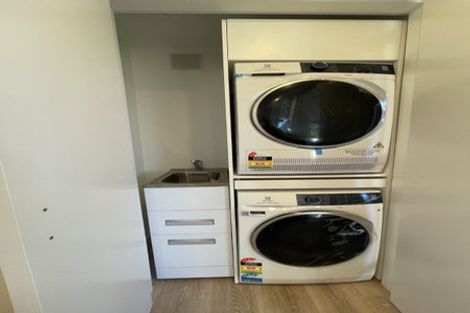 Photo of property in 19 Oku Street, Island Bay, Wellington, 6023