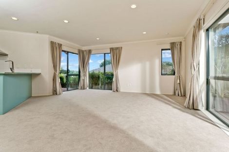 Photo of property in 16 Phoebe Meikle Place, Torbay, Auckland, 0630