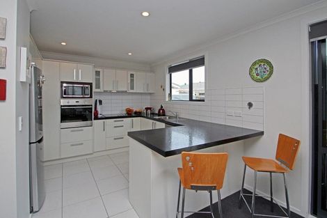 Photo of property in 6b Lee Road, Taradale, Napier, 4112