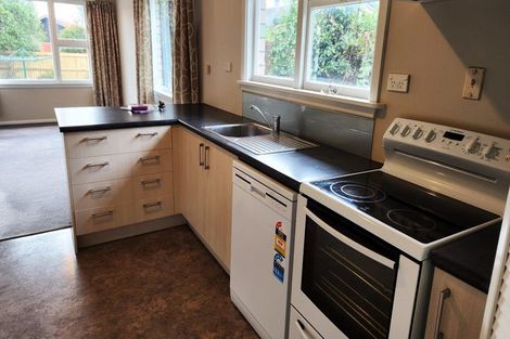 Photo of property in 5 Prestons Road, Redwood, Christchurch, 8051