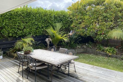 Photo of property in 2 Kenneth Hopper Place, Manly, Whangaparaoa, 0930