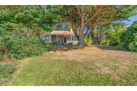 Photo of property in 9 Mena Street, Waikawa, Tokanui, 9884