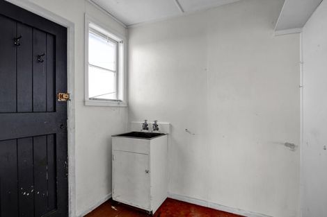 Photo of property in 2 Waihi Road, Hawera, 4610