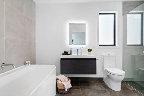 Photo of property in 21 Bannister Street, Jacks Point, Queenstown, 9371