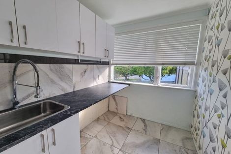 Photo of property in 11 Matipo Road, Te Atatu Peninsula, Auckland, 0610