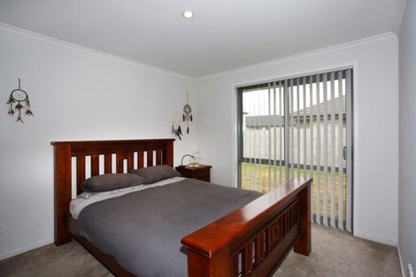 Photo of property in 11 Lamborn Drive, Papakura, 2110