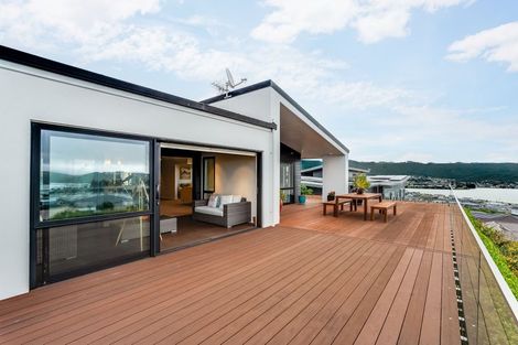 Photo of property in 14 Wangapeka Way, Aotea, Porirua, 5024