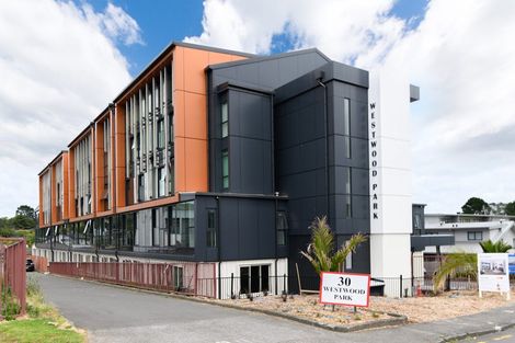 Photo of property in 11e/30 Westward Ho, Glen Eden, Auckland, 0602