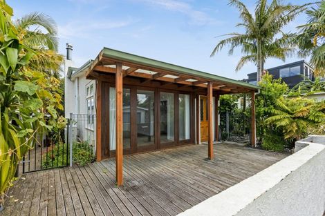 Photo of property in 35 Hospital Terrace, Hospital Hill, Napier, 4110