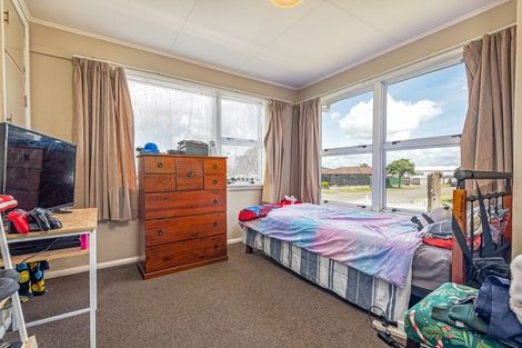 Photo of property in 2 Anakiwa Street, Kelvin Grove, Palmerston North, 4414