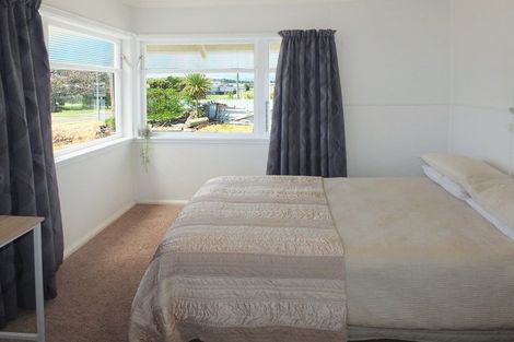 Photo of property in 38 Pratt Avenue, Foxton Beach, Foxton, 4815