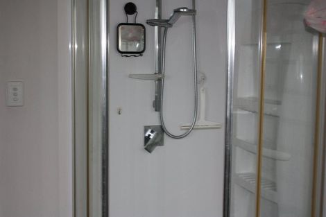 Photo of property in 2 Amadeus Place, Northpark, Auckland, 2013