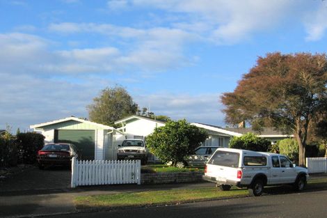 Photo of property in 9 Pulham Crescent, Queenwood, Hamilton, 3210