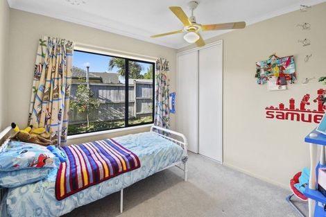 Photo of property in 6 Croftview Road, Wattle Downs, Auckland, 2103