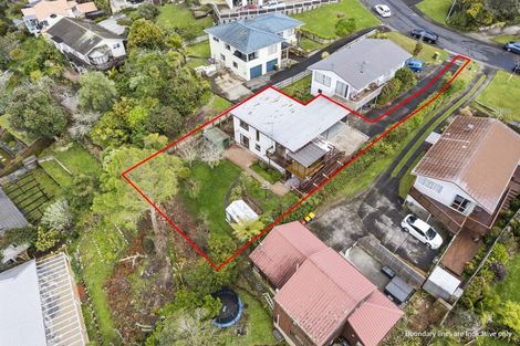 Photo of property in 2/29 Barker Rise, Northcross, Auckland, 0632