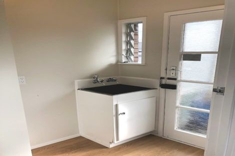 Photo of property in 1/78 Glamorgan Drive, Torbay, Auckland, 0630