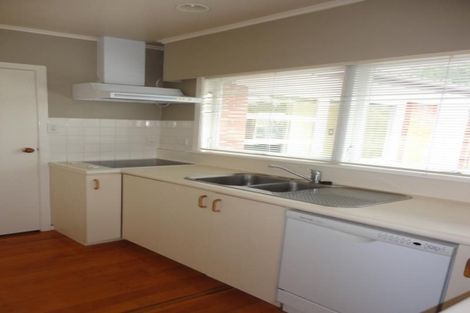 Photo of property in 21 Fowler Street, Northcote, Auckland, 0627