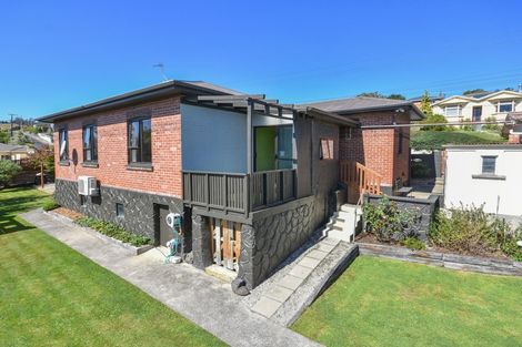 Photo of property in 27 Clyde Street, Kinmont Park, Mosgiel, 9024