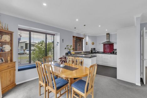 Photo of property in 5 Rooney Place, Aidanfield, Christchurch, 8025