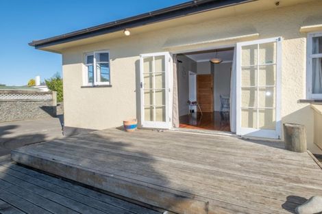 Photo of property in 2 Collins Street, Hawera, 4610