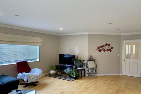 Photo of property in 41 Erlestoke Crescent, Churton Park, Wellington, 6037