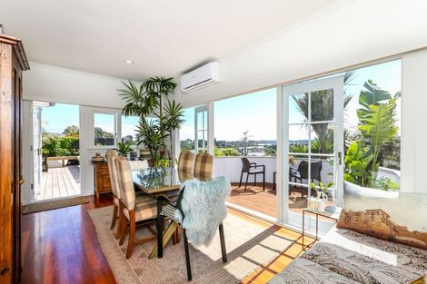 Photo of property in 81 Paynters Avenue, Strandon, New Plymouth, 4312