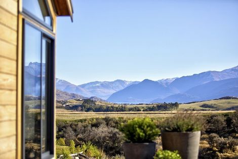 Photo of property in 7 Rabbiters Drive, Jacks Point, Queenstown, 9371